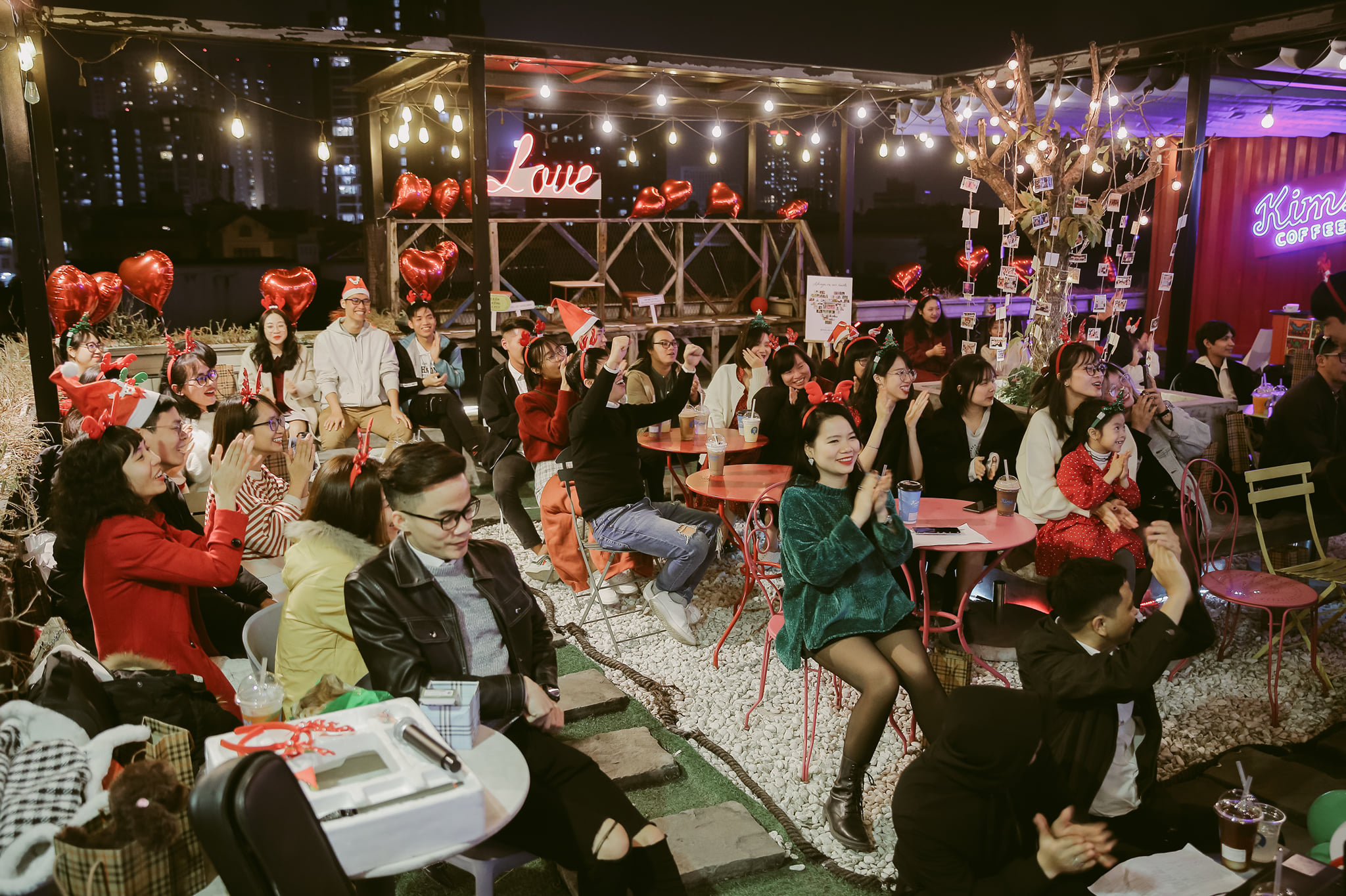 A photo of Hivelab's year-end party